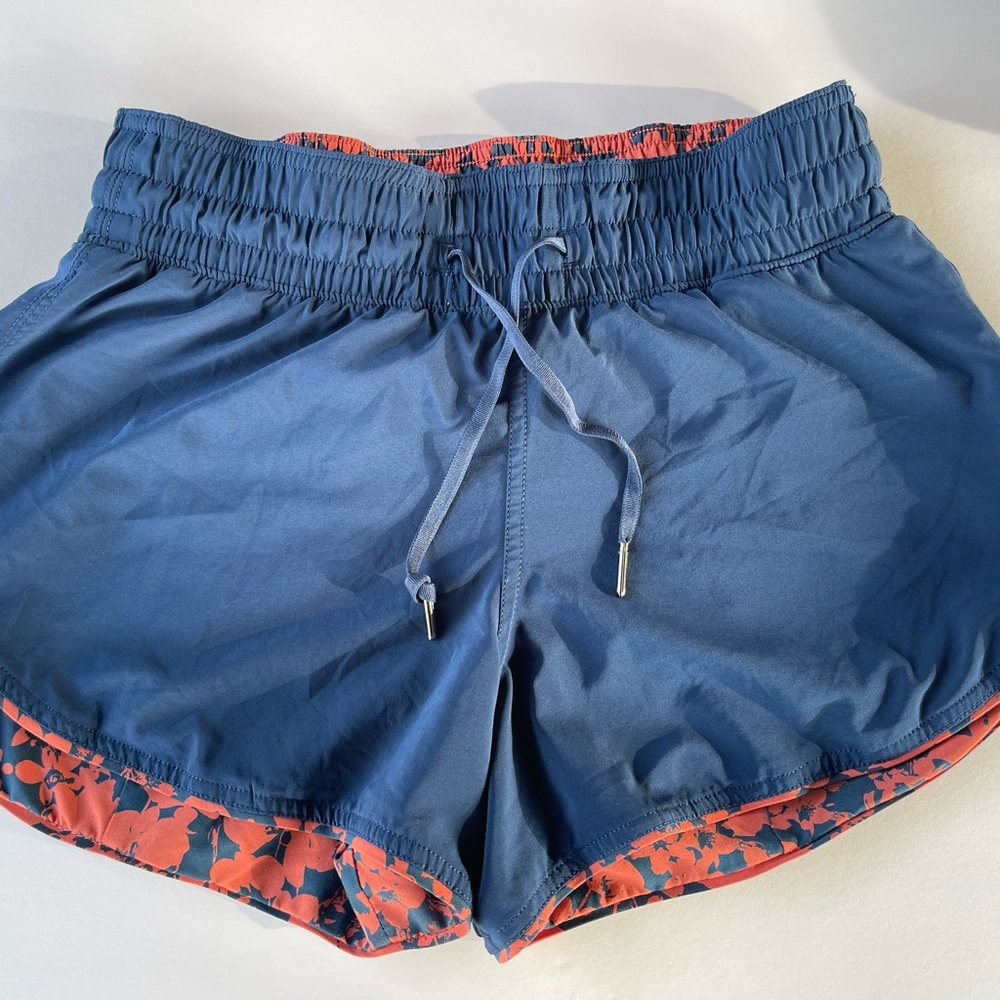 lululemon coral and navy floral shorts